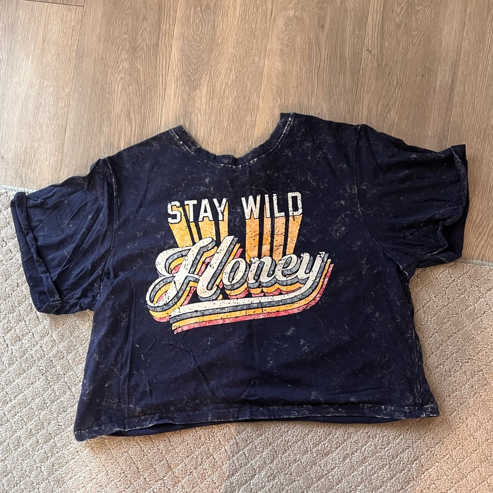 STAY WILD Honey - Cropped Shirt